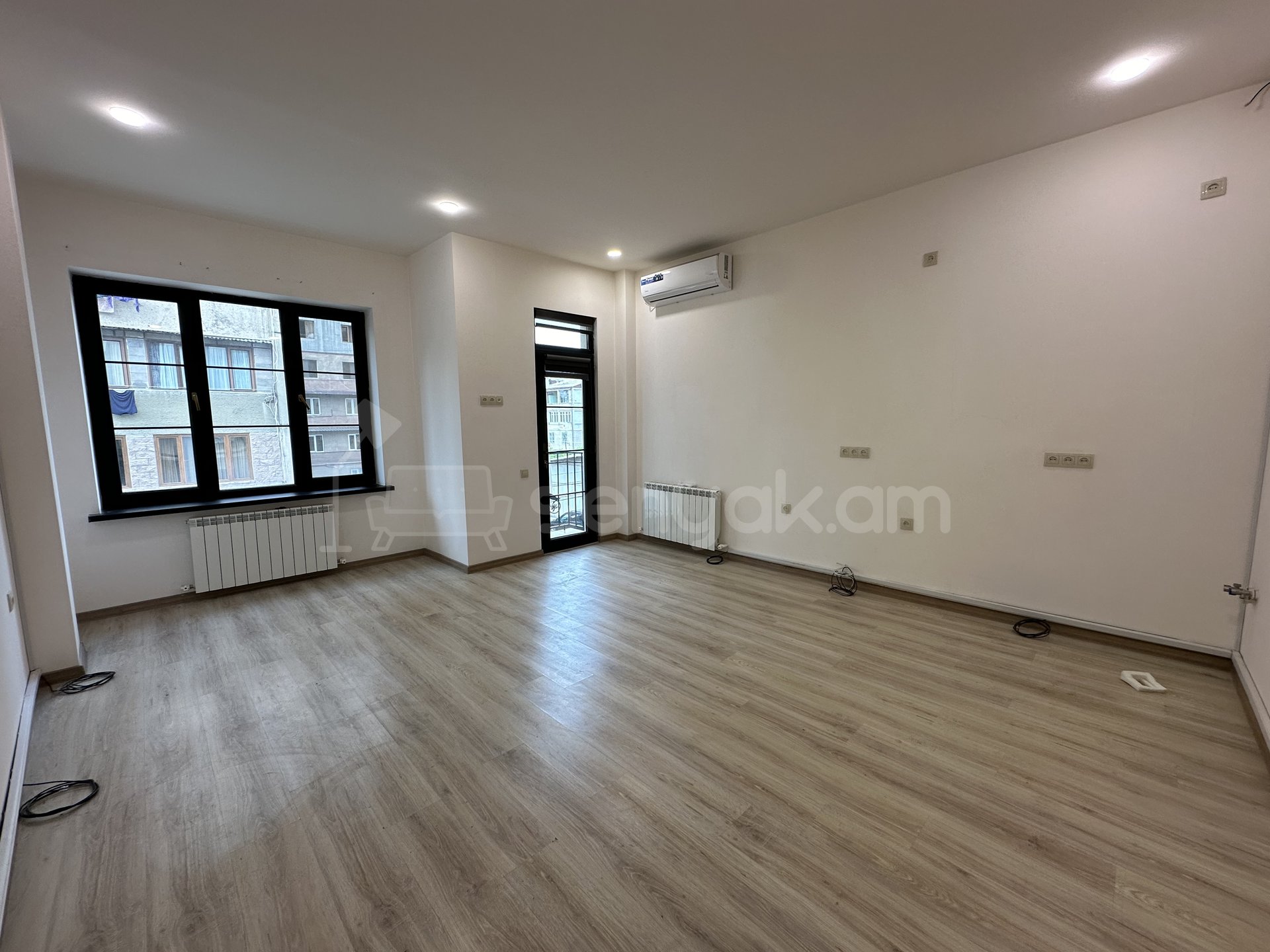 Նորակառույց Օֆիսային Տարածք, 195քմ