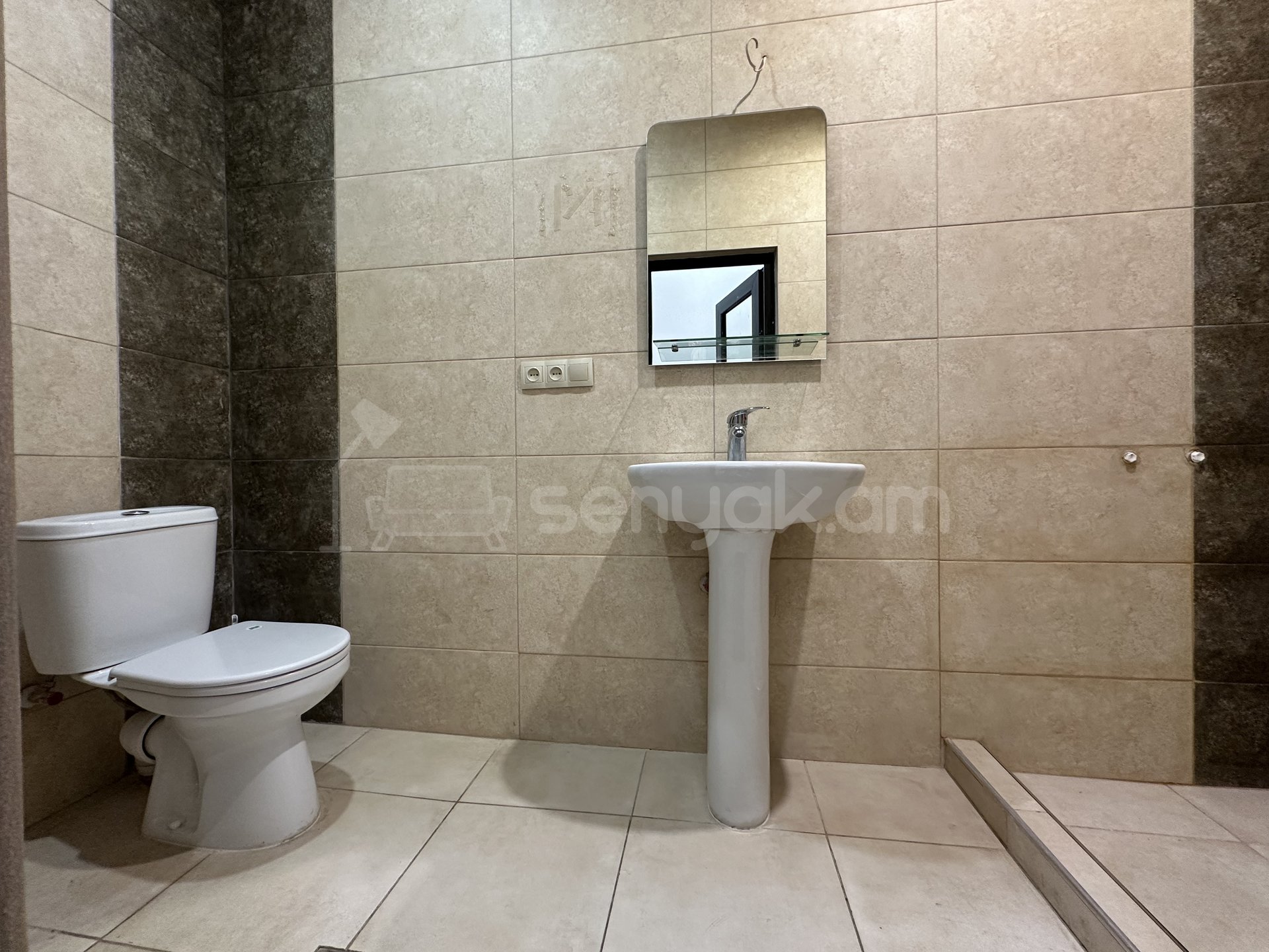 Նորակառույց Օֆիսային Տարածք, 195քմ