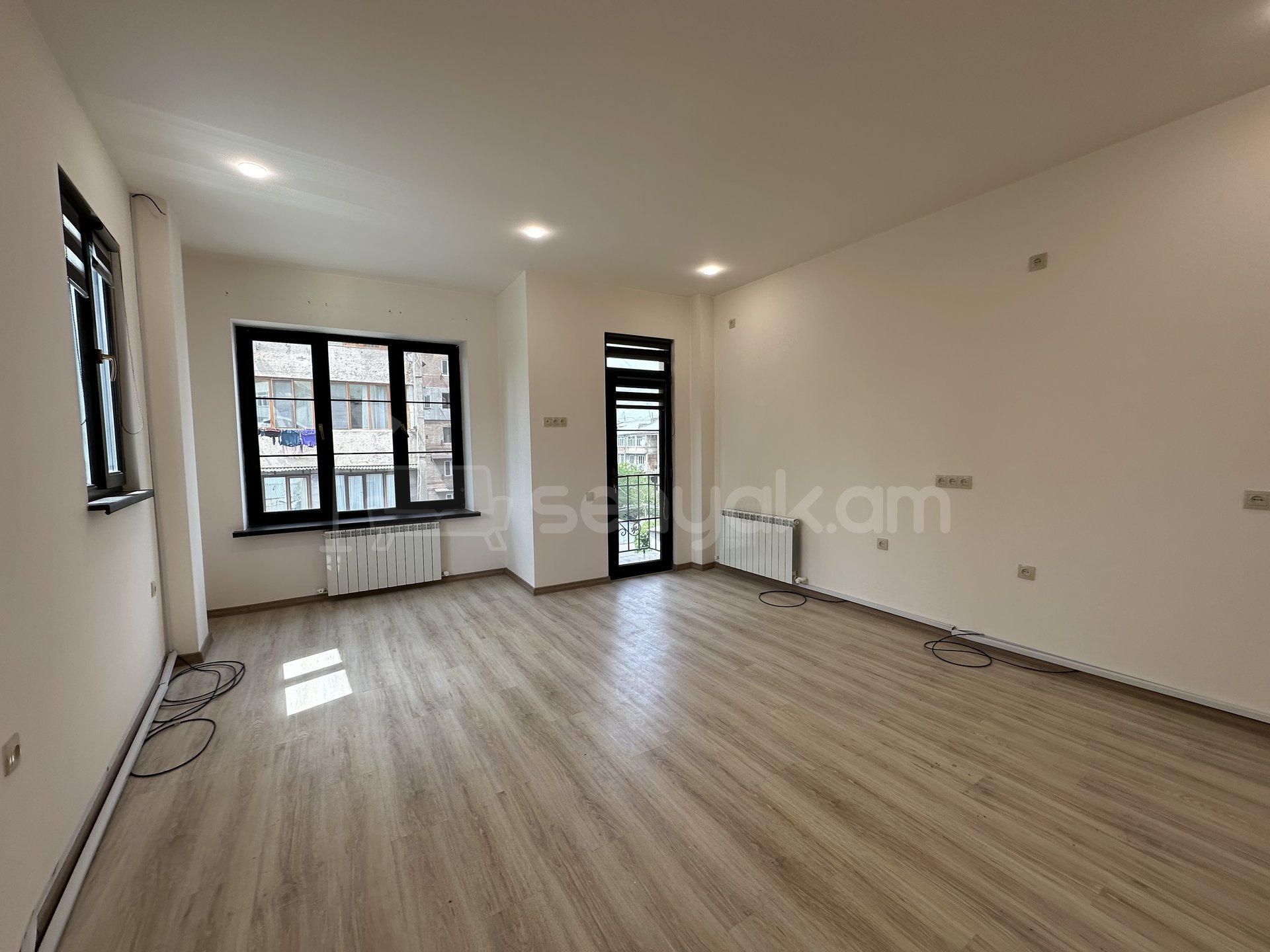 Նորակառույց Օֆիսային Տարածք, 195քմ