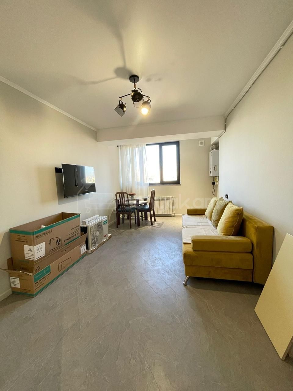 2 Սենյականոց Բնակարան, 40քմ, 11/14 հարկ, Կապիտալ Վերանորոգված, Կահավորված, Արևկող