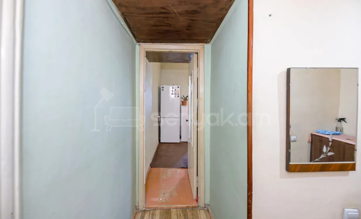 2 Սենյականոց Բնակարան Քարե Շենքում, 41քմ, 4/5 հարկ, Պետական Վիճակում