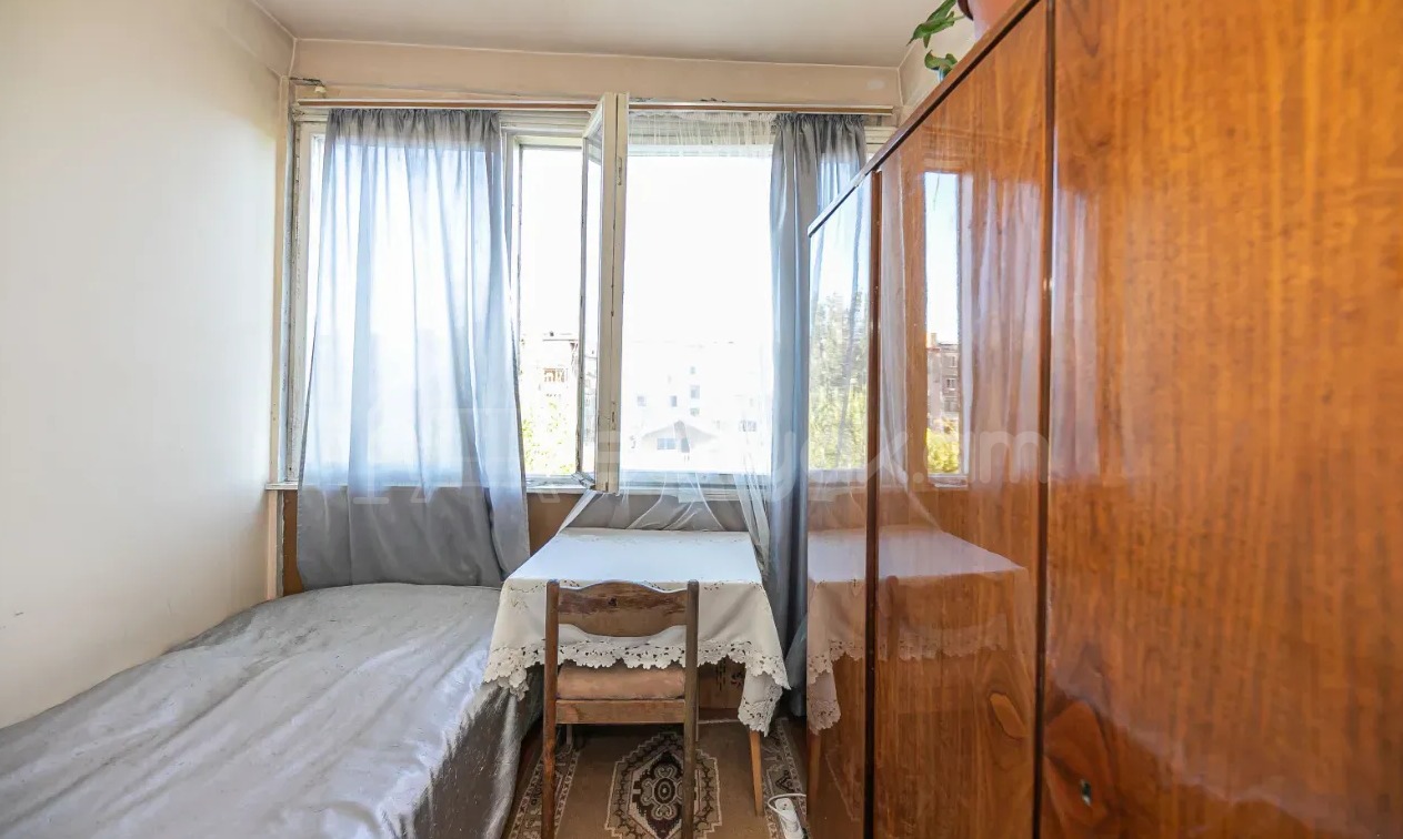 2 Սենյականոց Բնակարան Քարե Շենքում, 41քմ, 4/5 հարկ, Պետական Վիճակում