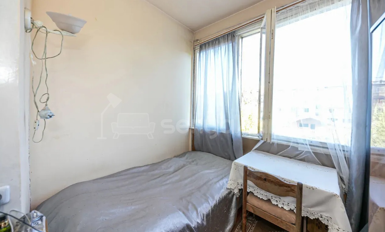 2 Սենյականոց Բնակարան Քարե Շենքում, 41քմ, 4/5 հարկ, Պետական Վիճակում