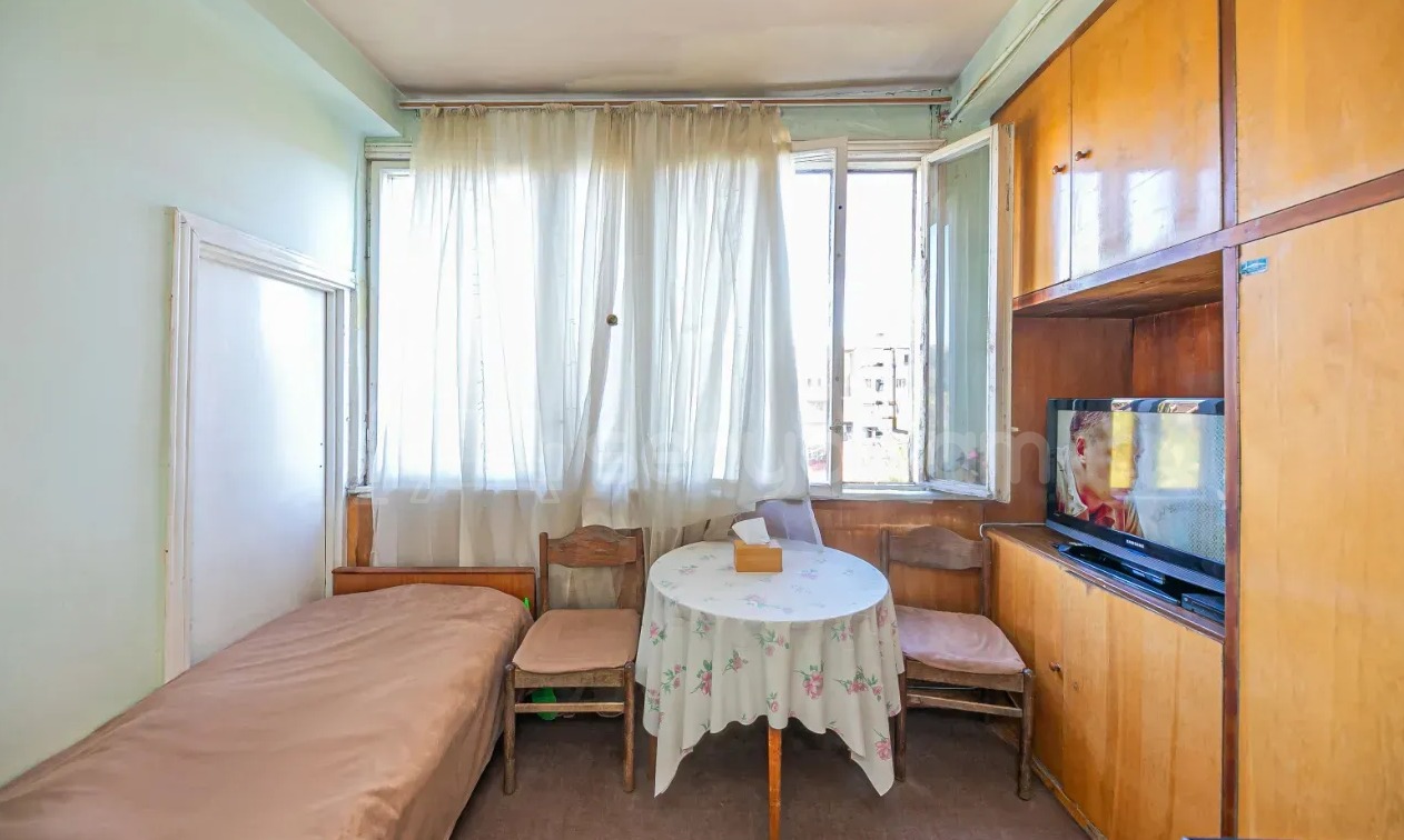 2 Սենյականոց Բնակարան Քարե Շենքում, 41քմ, 4/5 հարկ, Պետական Վիճակում