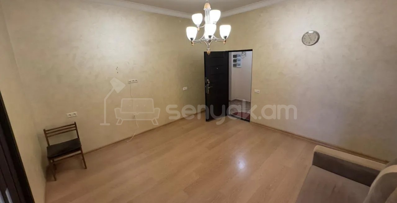 2 Սենյականոց Բնակարան Քարե Շենքում, 50քմ, 5/5 հարկ, Նորմալ Վիճակում, Կահավորված