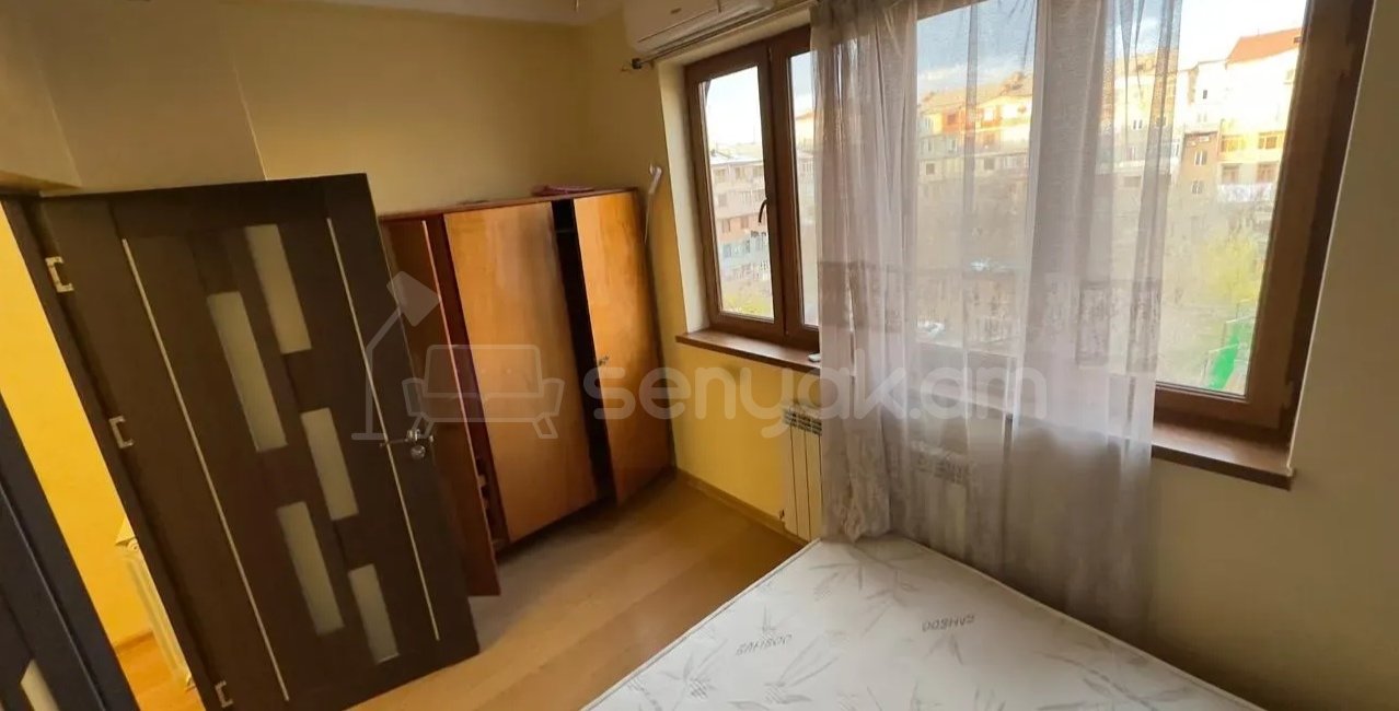 2 Սենյականոց Բնակարան Քարե Շենքում, 50քմ, 5/5 հարկ, Նորմալ Վիճակում, Կահավորված