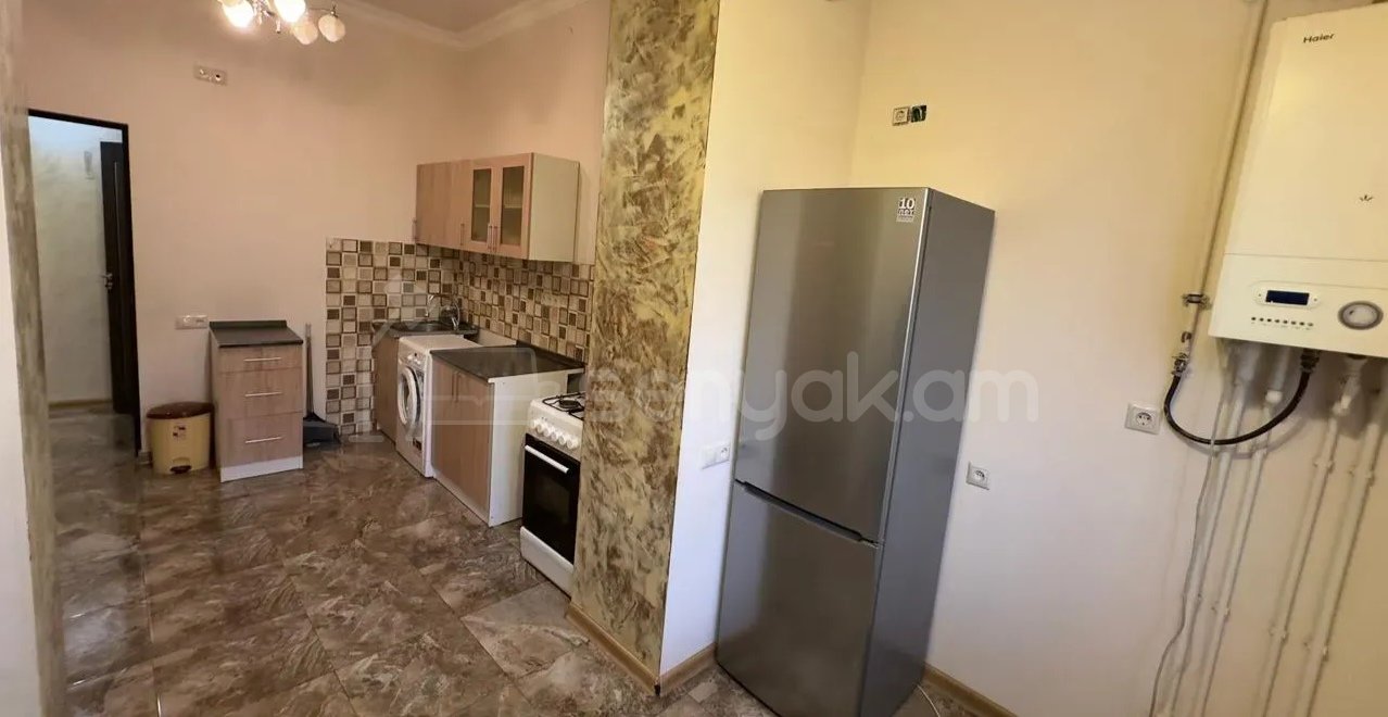 2 Սենյականոց Բնակարան Քարե Շենքում, 50քմ, 5/5 հարկ, Նորմալ Վիճակում, Կահավորված