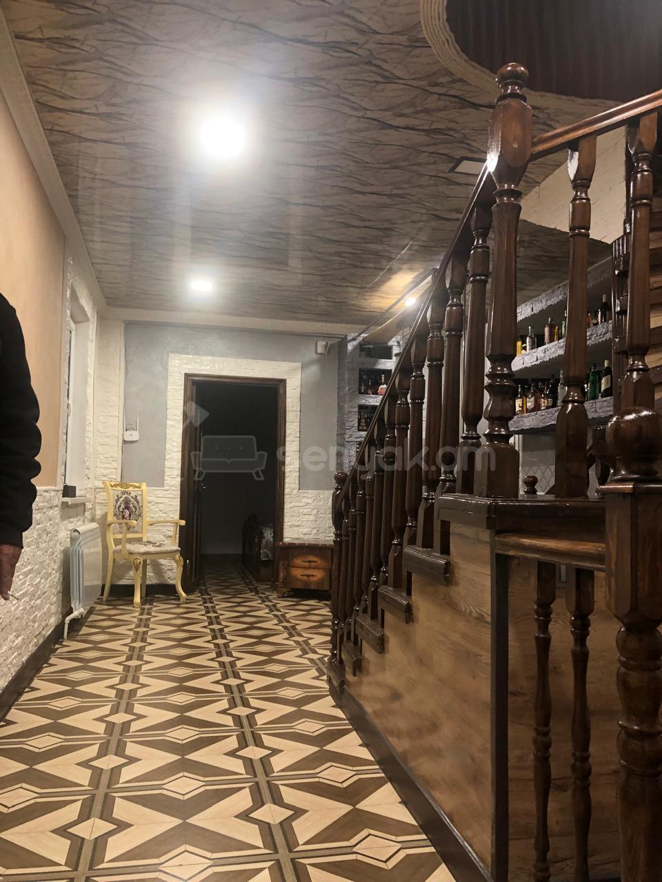 8 Սենյականոց Սեփական Տուն, 250քմ, Կապիտալ Վերանորոգված, Ավտոտնակով