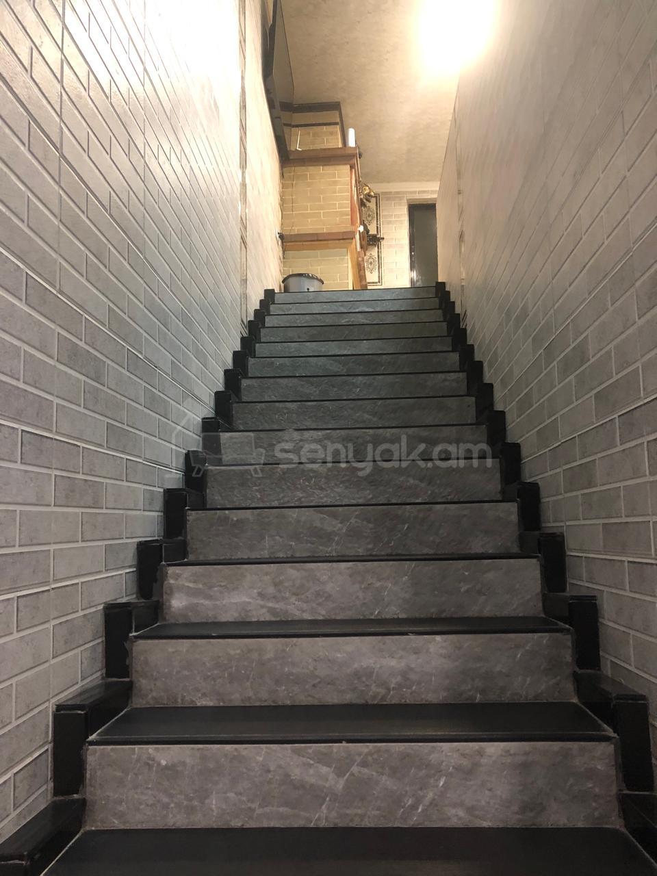 8 Սենյականոց Սեփական Տուն, 250քմ, Կապիտալ Վերանորոգված, Ավտոտնակով