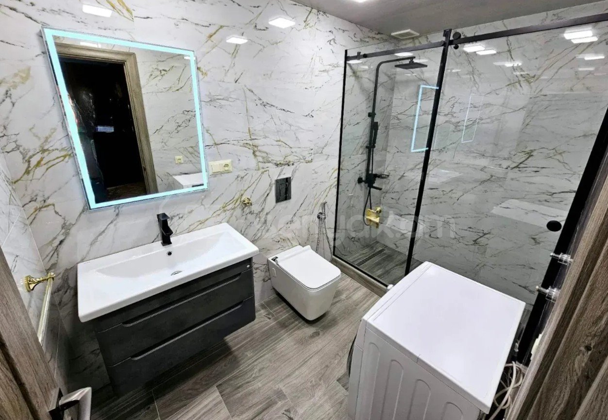 3 Սենյականոց Բնակարան, 106քմ, 3/16 հարկ, Կապիտալ Վերանորոգված, Կահավորված, Արևկող