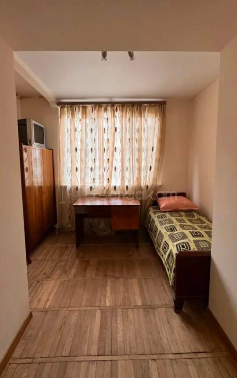 2 Սենյականոց Բնակարան Քարե Շենքում, 60քմ, 4/5 հարկ, Կապիտալ Վերանորոգված, Կահավորված, Արևկող