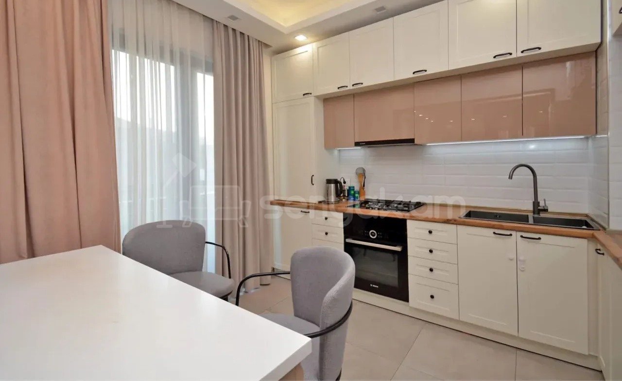 2 Սենյականոց Բնակարան Նորակառույցում, 77քմ, 6/6 հարկ, Կապիտալ Վերանորոգված