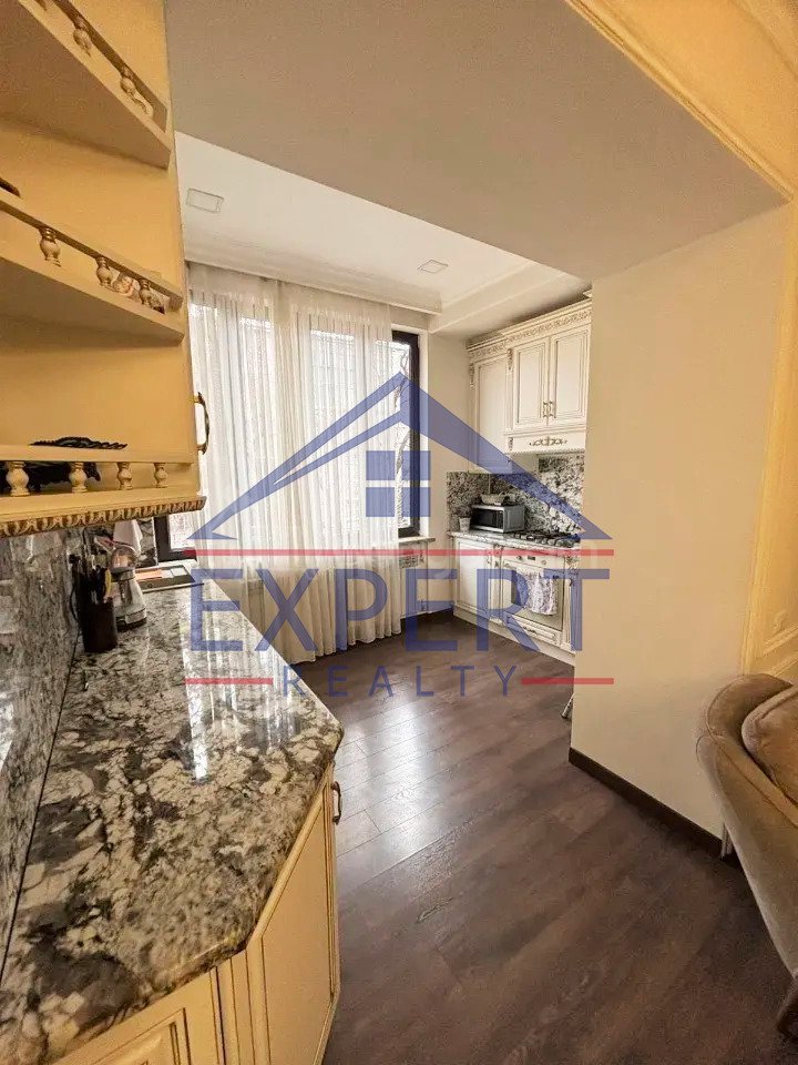 3 Սենյականոց Բնակարան Քարե Շենքում, 87քմ, 2/3 հարկ, Կապիտալ Վերանորոգված, Կահավորված, Արևկող