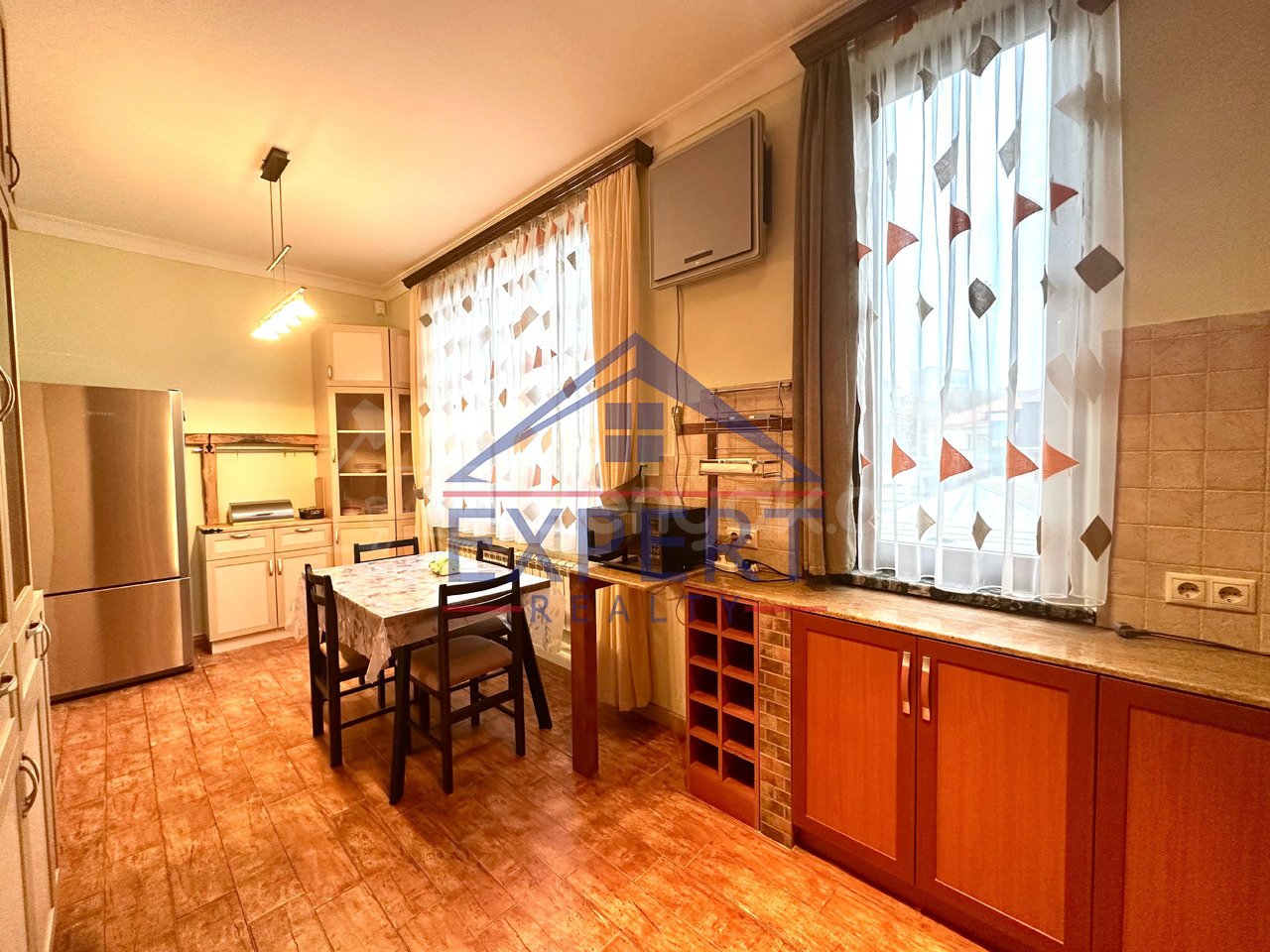 2 Սենյականոց Բնակարան Քարե Շենքում, 75քմ, 3/5 հարկ, Կապիտալ Վերանորոգված, Կահավորված, Արևկող