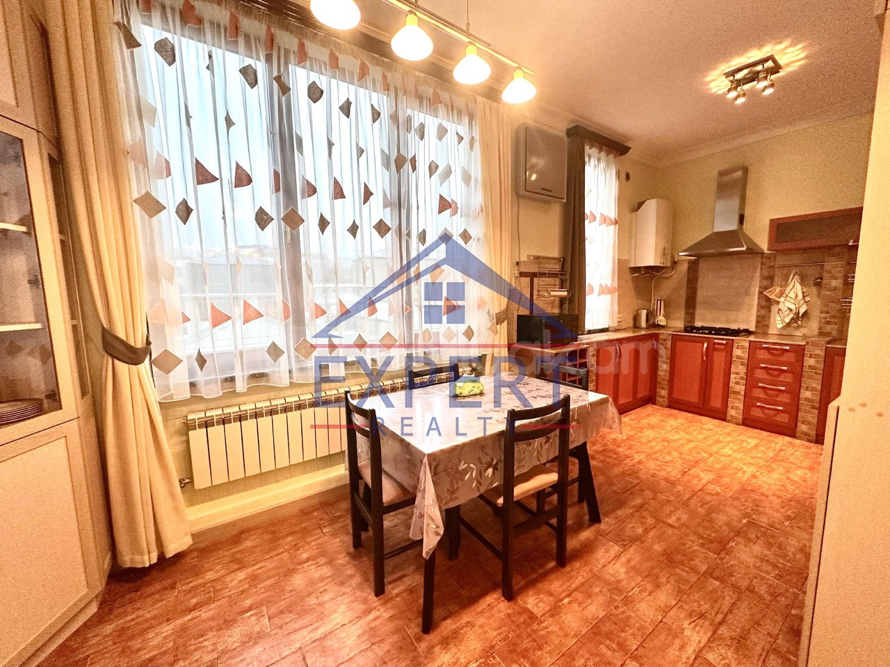 2 Սենյականոց Բնակարան Քարե Շենքում, 75քմ, 3/5 հարկ, Կապիտալ Վերանորոգված, Կահավորված, Արևկող