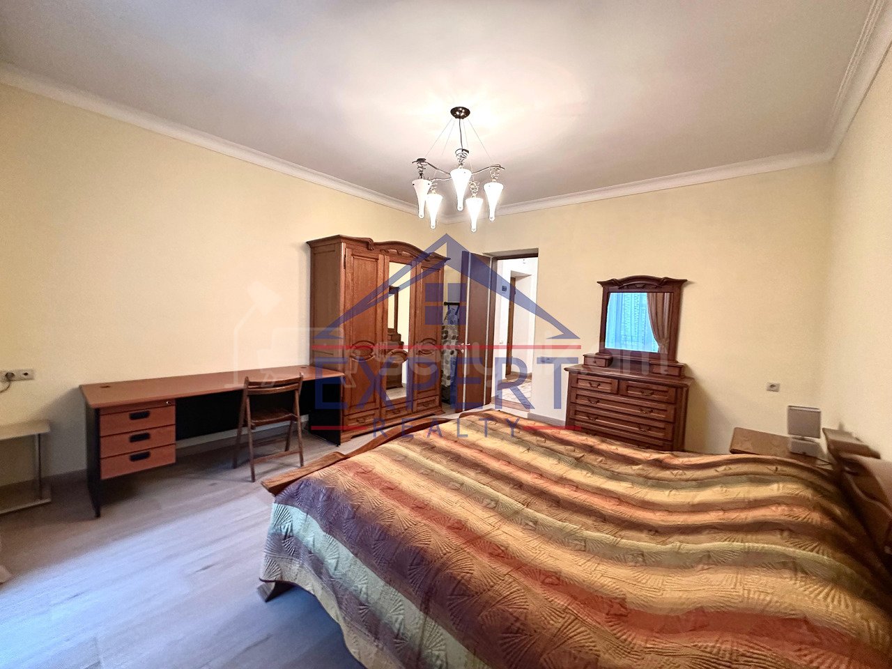 2 Սենյականոց Բնակարան Քարե Շենքում, 75քմ, 3/5 հարկ, Կապիտալ Վերանորոգված, Կահավորված, Արևկող