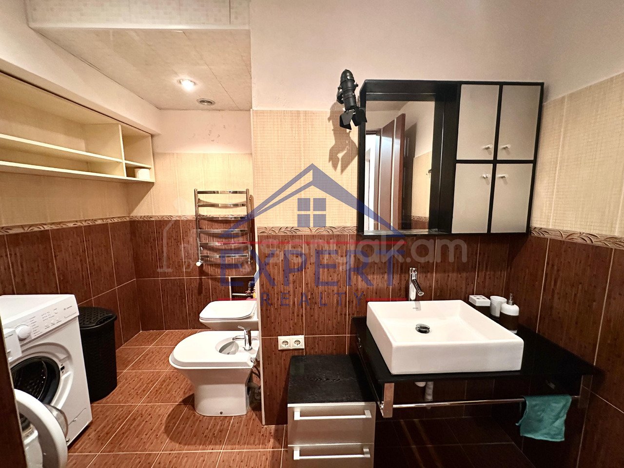 2 Սենյականոց Բնակարան Քարե Շենքում, 75քմ, 3/5 հարկ, Կապիտալ Վերանորոգված, Կահավորված, Արևկող