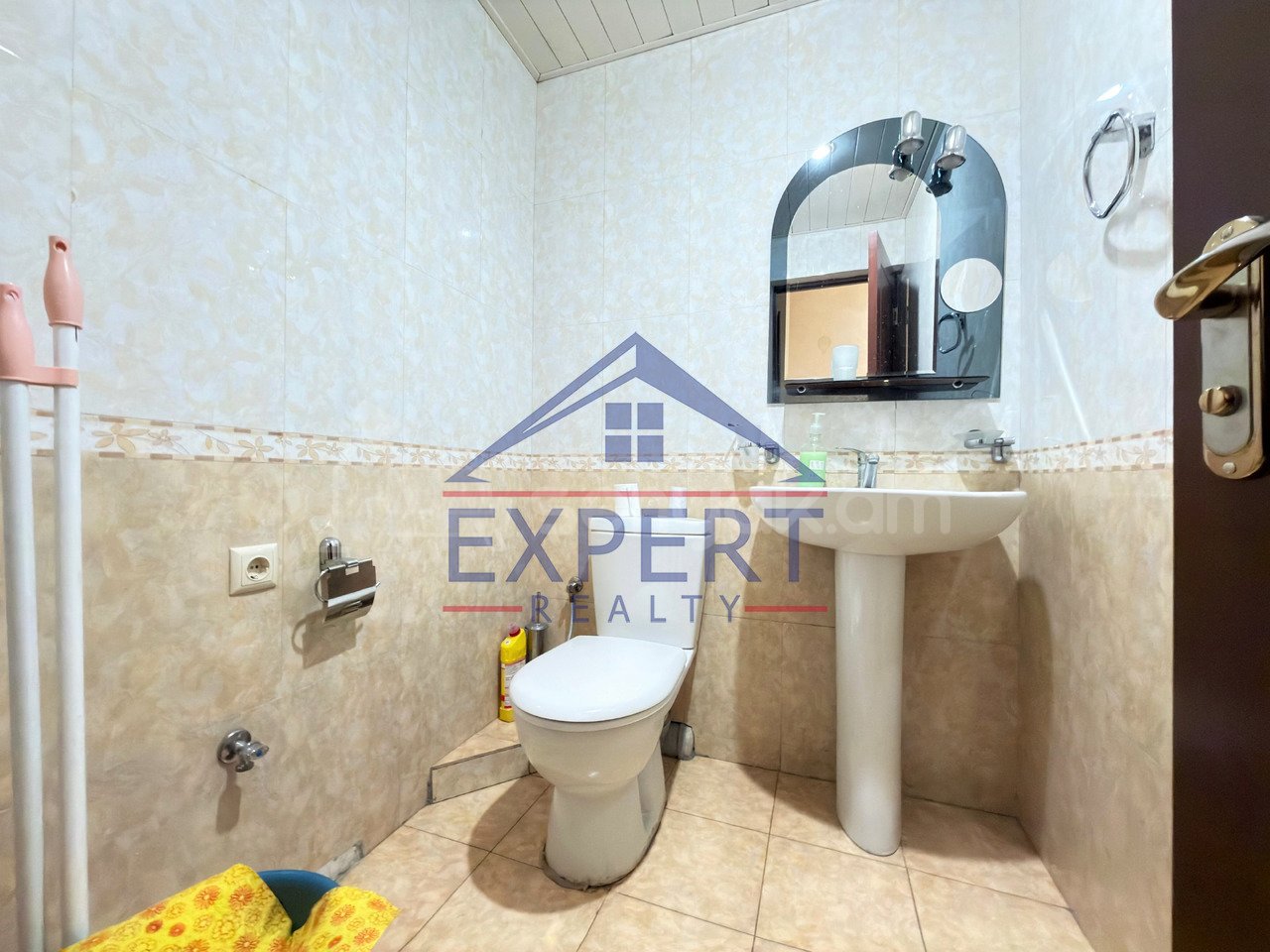 5 Սենյականոց Սեփական Տուն, 210քմ, Կապիտալ Վերանորոգված, Կահավորված, Ավտոտնակով