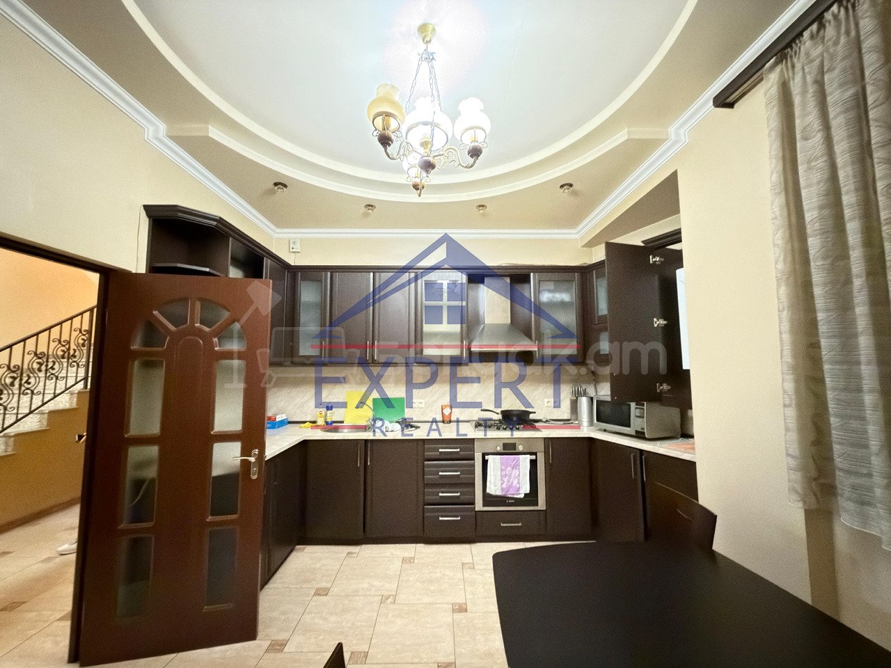 5 Սենյականոց Սեփական Տուն, 210քմ, Կապիտալ Վերանորոգված, Կահավորված, Ավտոտնակով