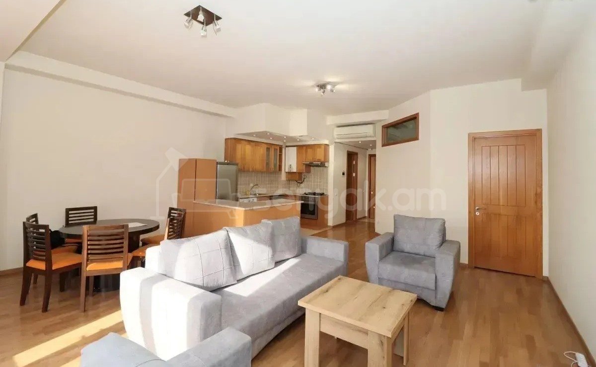 2 Սենյականոց Բնակարան, 70քմ, 3/3 հարկ, Կապիտալ Վերանորոգված, Կահավորված, Արևկող