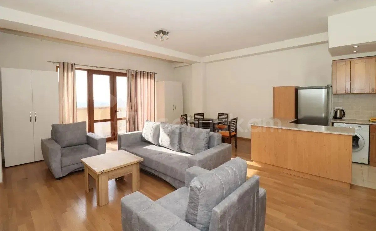 2 Սենյականոց Բնակարան, 70քմ, 3/3 հարկ, Կապիտալ Վերանորոգված, Կահավորված, Արևկող