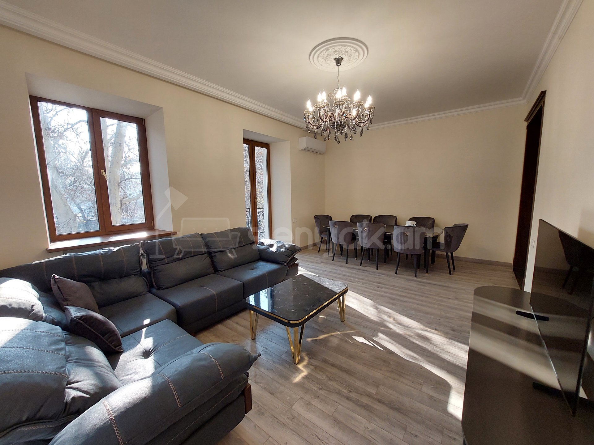 2 Սենյականոց Բնակարան Քարե Շենքում, 90քմ, 3/5 հարկ, Դիզայներական Վերանորոգված, Կահավորված, Արևկող