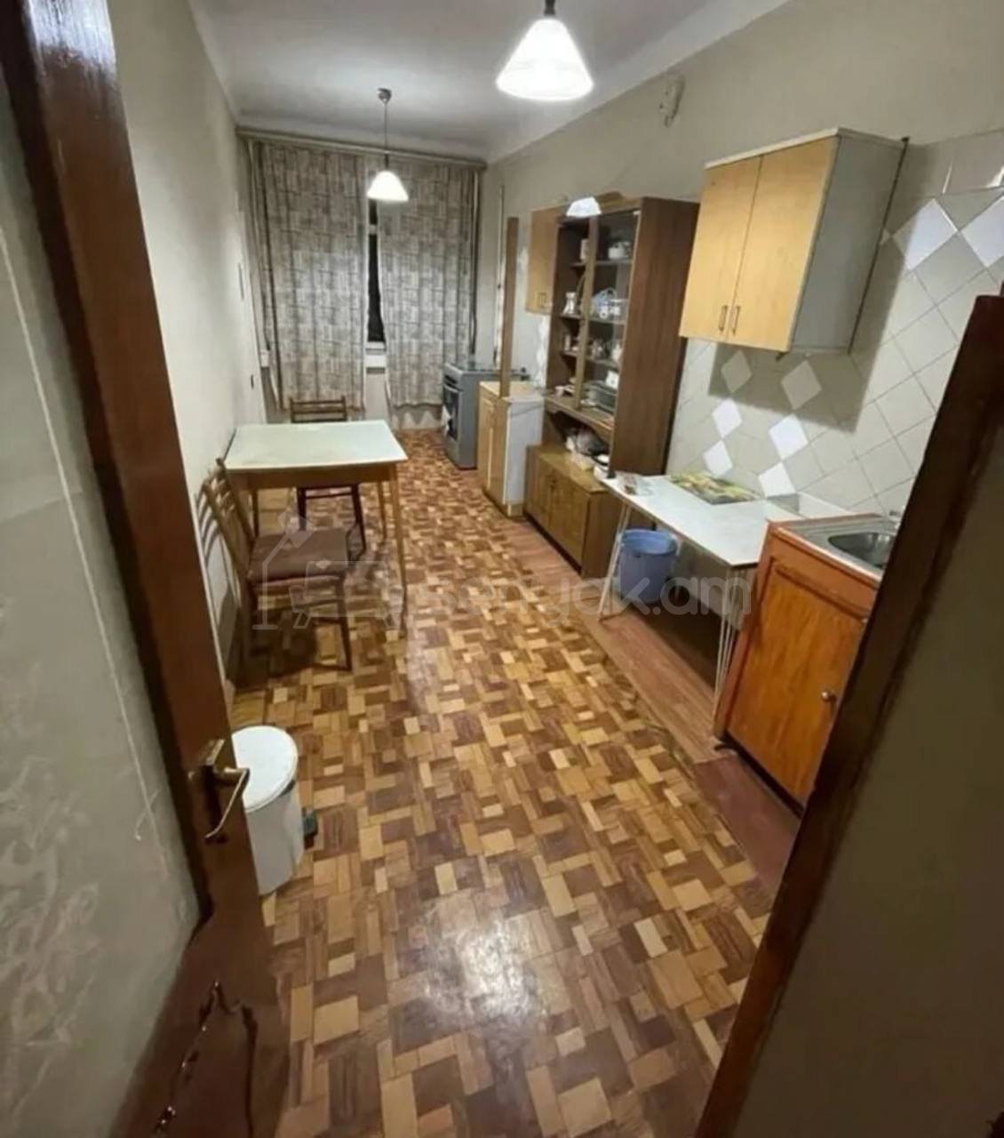 3 Սենյականոց Բնակարան Քարե Շենքում, 92քմ, 3/6 հարկ, Կոսմետիկ Վերանորոգված