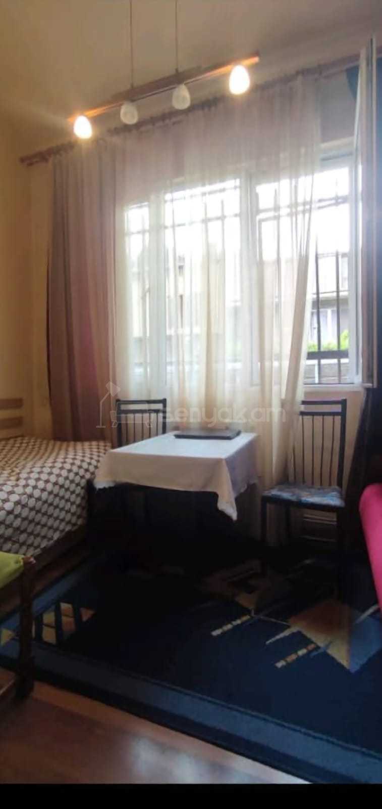 2 Սենյականոց Բնակարան Քարե Շենքում, 50քմ, 1/5 հարկ, Կապիտալ Վերանորոգված, Կահավորված