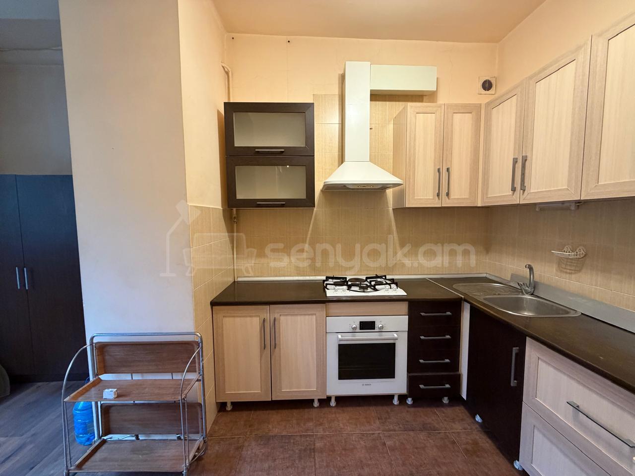 2 Սենյականոց Բնակարան Քարե Շենքում, 50քմ, 1/5 հարկ, Կապիտալ Վերանորոգված, Կահավորված