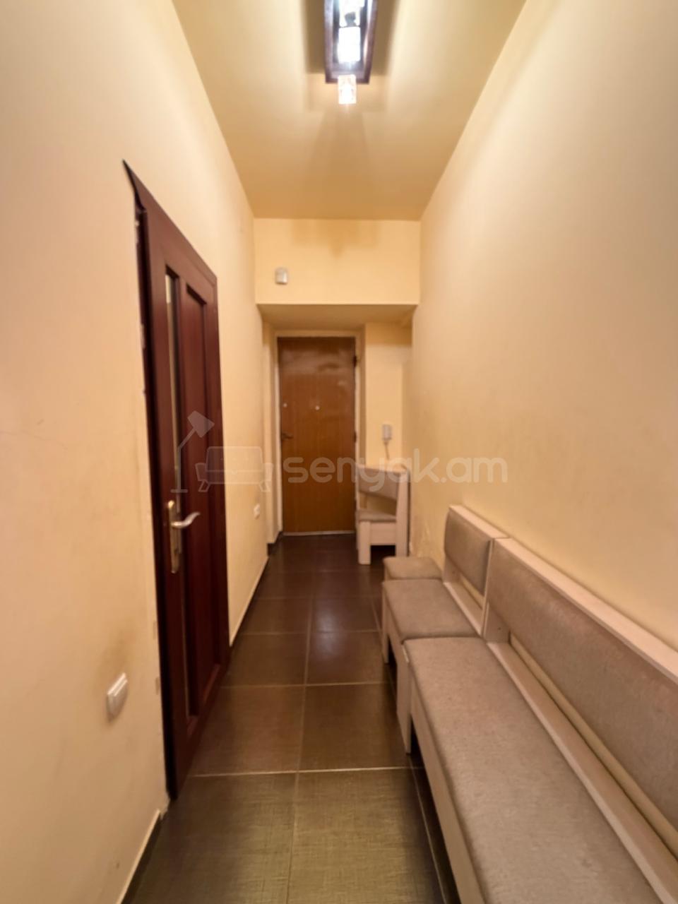 2 Սենյականոց Բնակարան Քարե Շենքում, 50քմ, 1/5 հարկ, Կապիտալ Վերանորոգված, Կահավորված