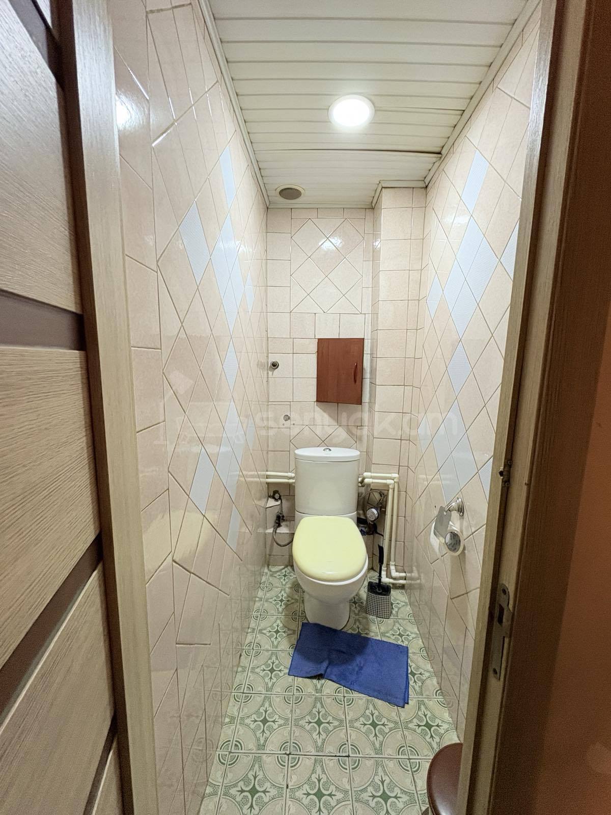 4 Սենյականոց Բնակարան Քարե Շենքում, 94քմ, 2/5 հարկ, Նորմալ Վիճակում