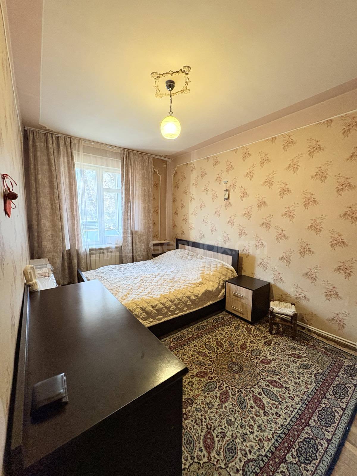 4 Սենյականոց Բնակարան Քարե Շենքում, 94քմ, 2/5 հարկ, Նորմալ Վիճակում