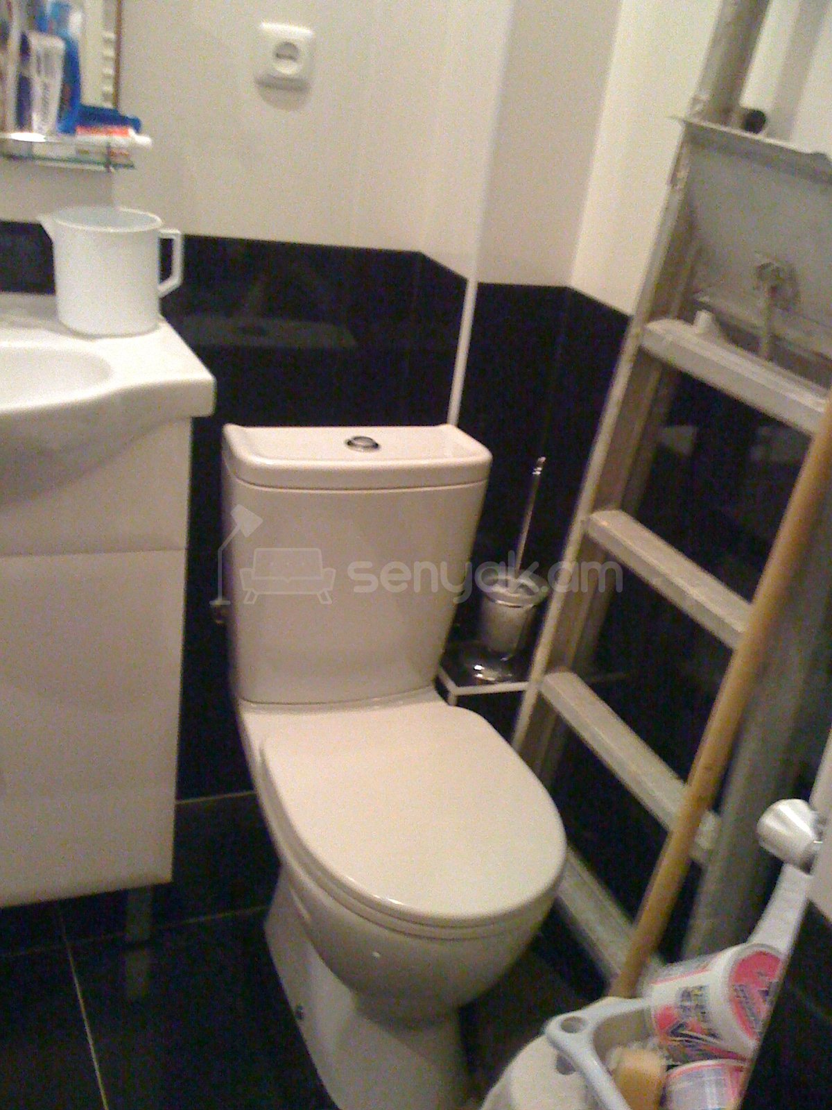 1 Սենյականոց Բնակարան Քարե Շենքում, 34քմ, 3/4 հարկ, Նորմալ Վիճակում