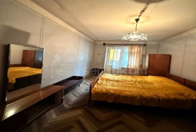 3 Սենյականոց Բնակարան Քարե Շենքում, 98քմ, 1/5 հարկ, Պետական Վիճակում