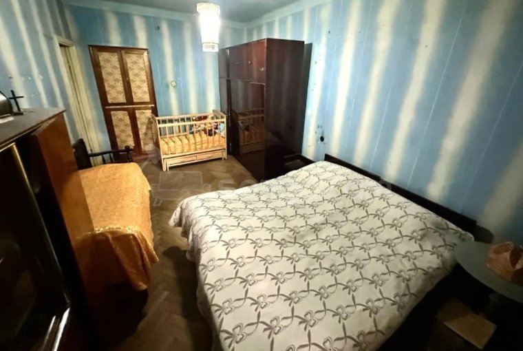 3 Սենյականոց Բնակարան Քարե Շենքում, 98քմ, 1/5 հարկ, Պետական Վիճակում