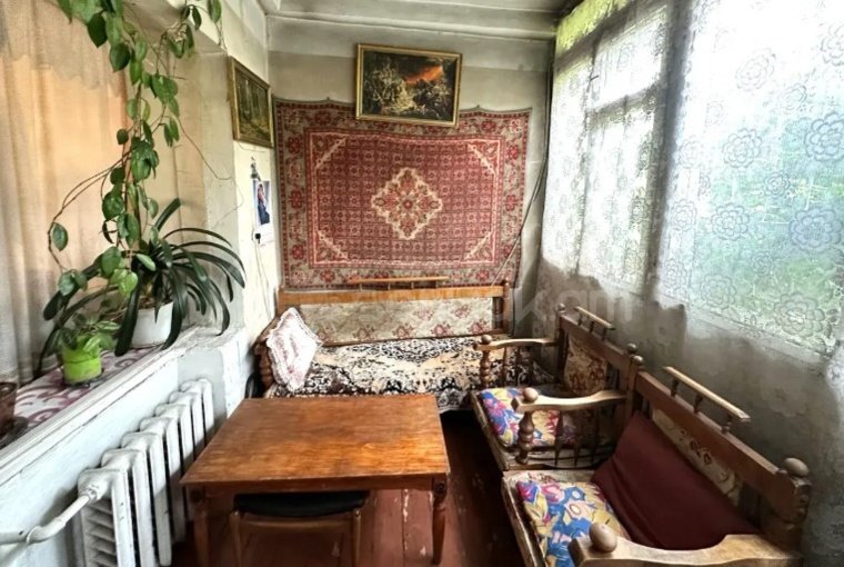 3 Սենյականոց Բնակարան Քարե Շենքում, 98քմ, 1/5 հարկ, Պետական Վիճակում