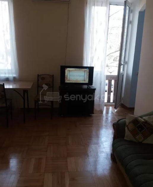 1 Սենյականոց Բնակարան Քարե Շենքում, 38քմ, 2/4 հարկ, Նորմալ Վիճակում