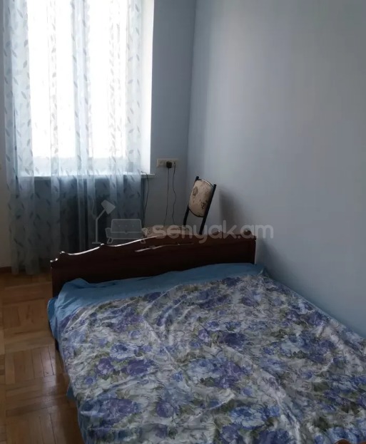 1 Սենյականոց Բնակարան Քարե Շենքում, 38քմ, 2/4 հարկ, Նորմալ Վիճակում