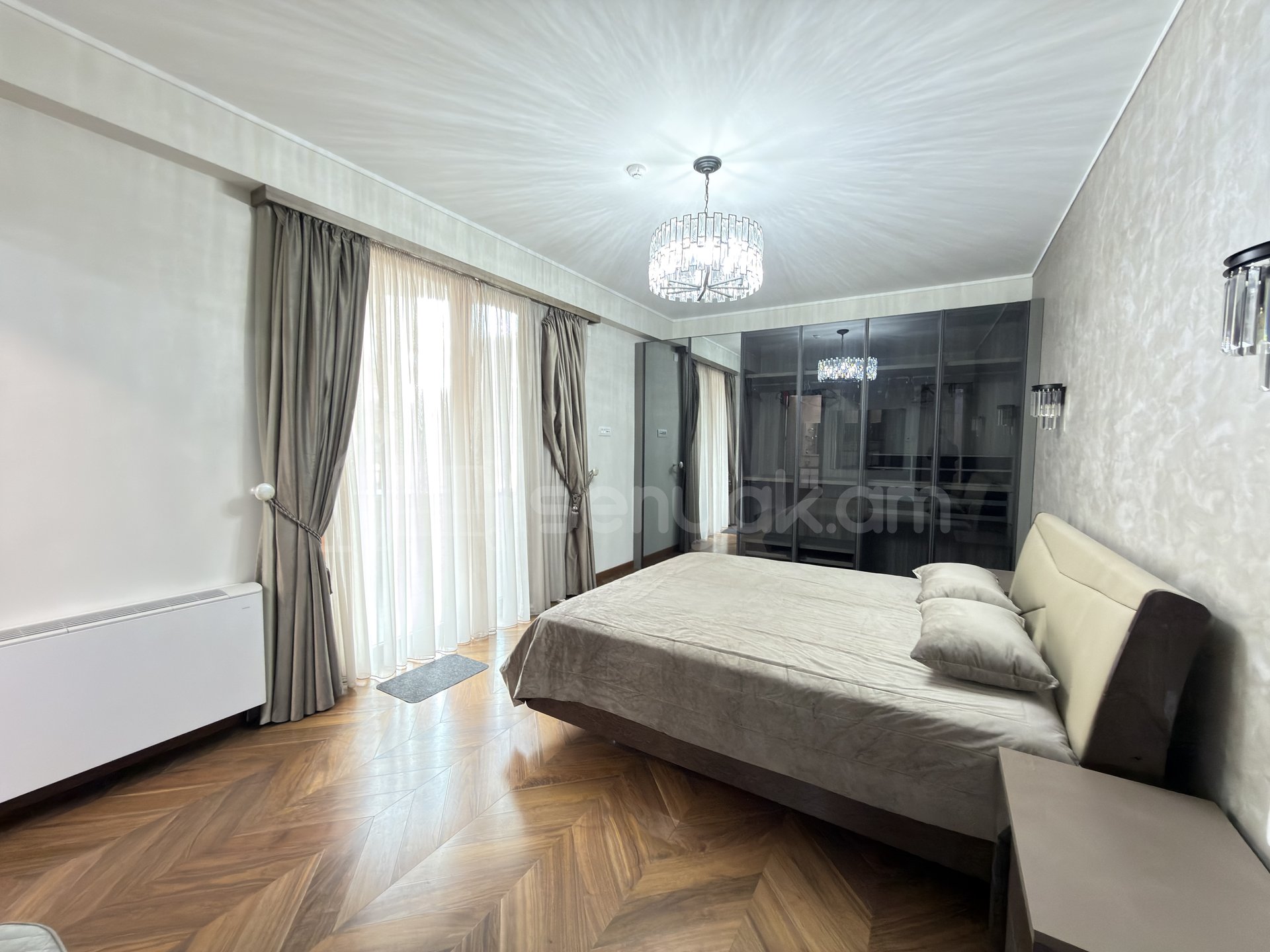 4 Սենյականոց Բնակարան Նորակառույցում, 180քմ, 4/9 հարկ, Դիզայներական Վերանորոգված, Կահավորված, Արևկող