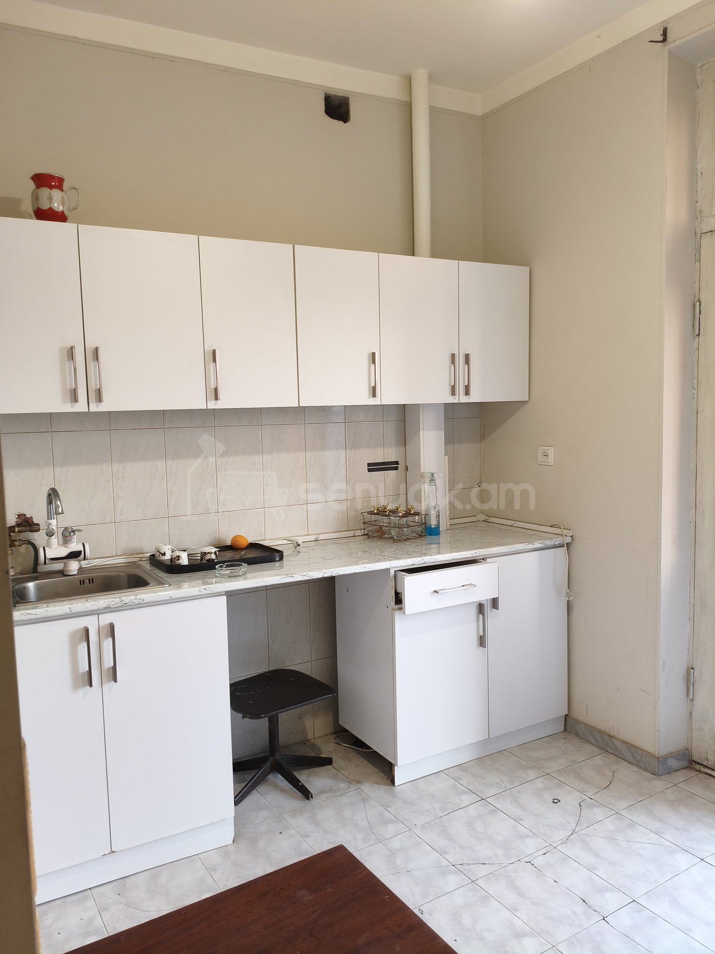 2 Սենյականոց Բնակարան Քարե Շենքում, 54քմ, 5/6 հարկ, Նորմալ Վիճակում, Կահավորված, Արևկող