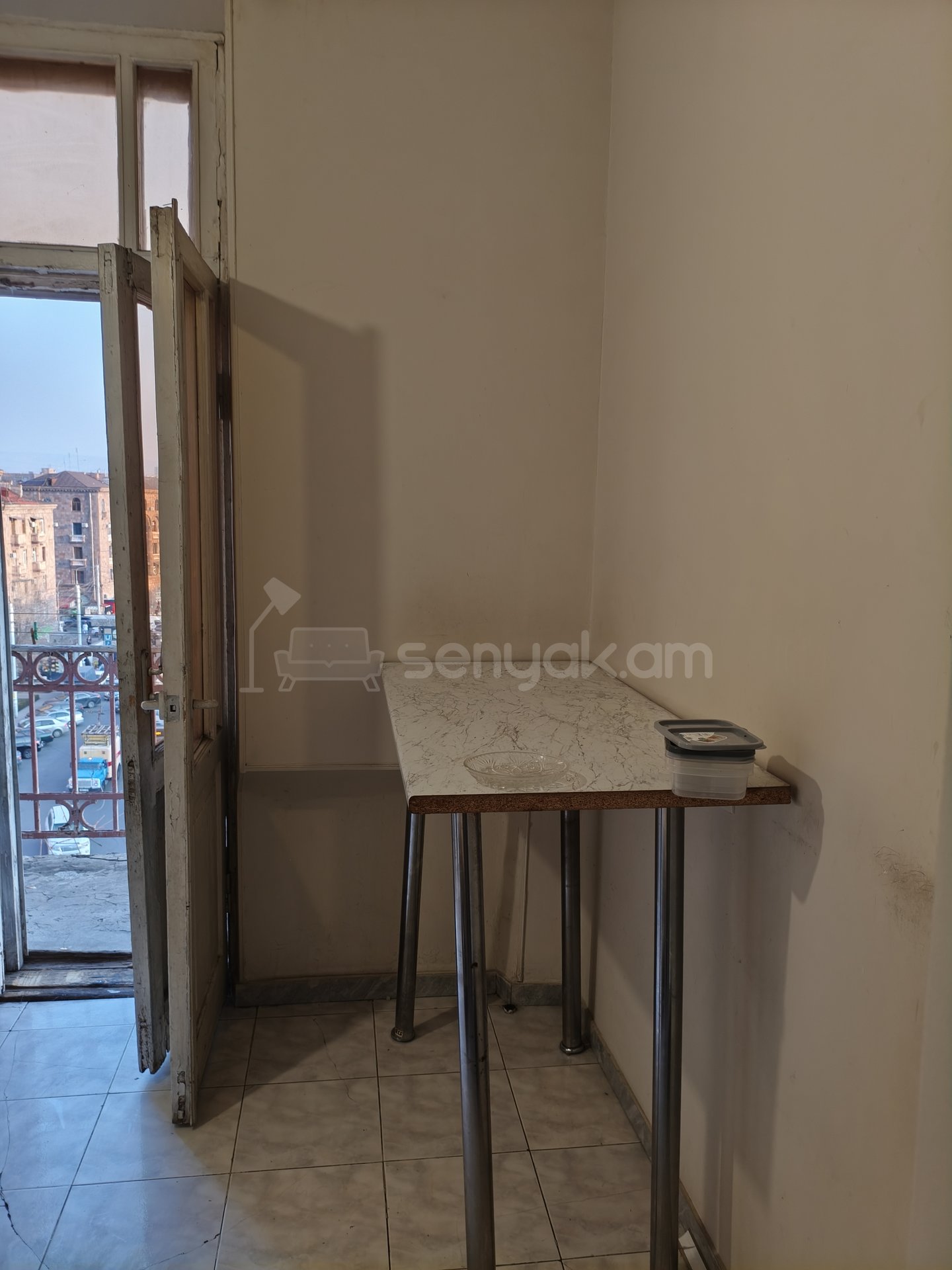 2 Սենյականոց Բնակարան Քարե Շենքում, 54քմ, 5/6 հարկ, Նորմալ Վիճակում, Կահավորված, Արևկող