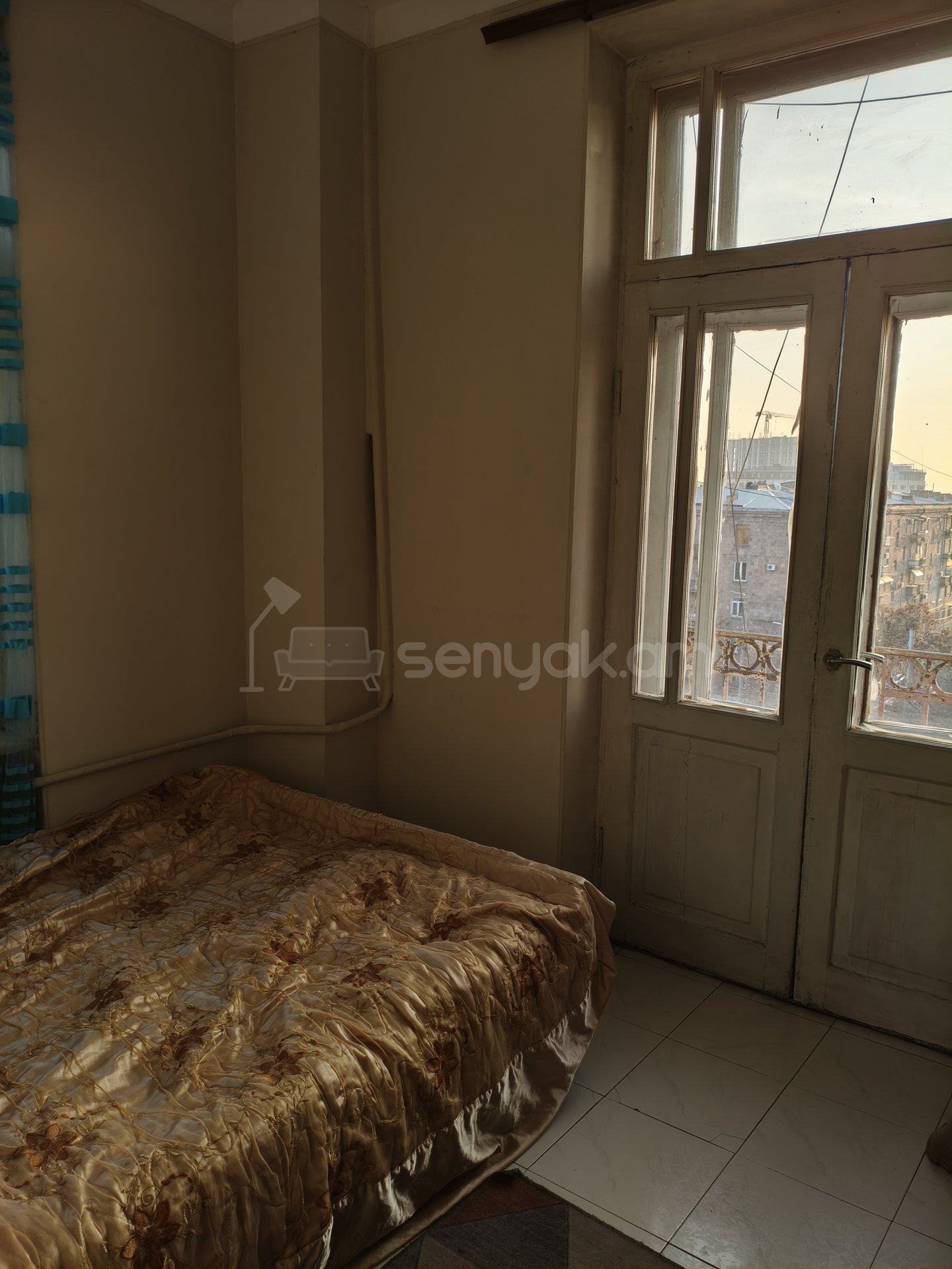 2 Սենյականոց Բնակարան Քարե Շենքում, 54քմ, 5/6 հարկ, Նորմալ Վիճակում, Կահավորված, Արևկող