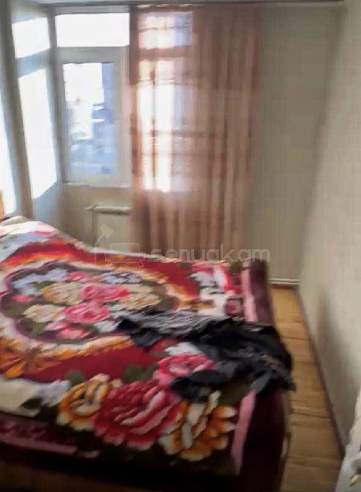 3 Սենյականոց Բնակարան Քարե Շենքում, 72քմ, 3/5 հարկ, Նորմալ Վիճակում, Կահավորված