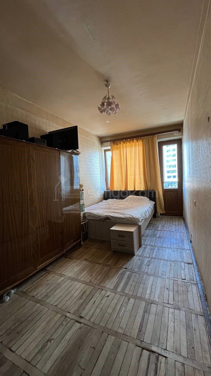 4 Սենյականոց Բնակարան Քարե Շենքում, 92քմ, 5/5 հարկ, Պետական Վիճակում