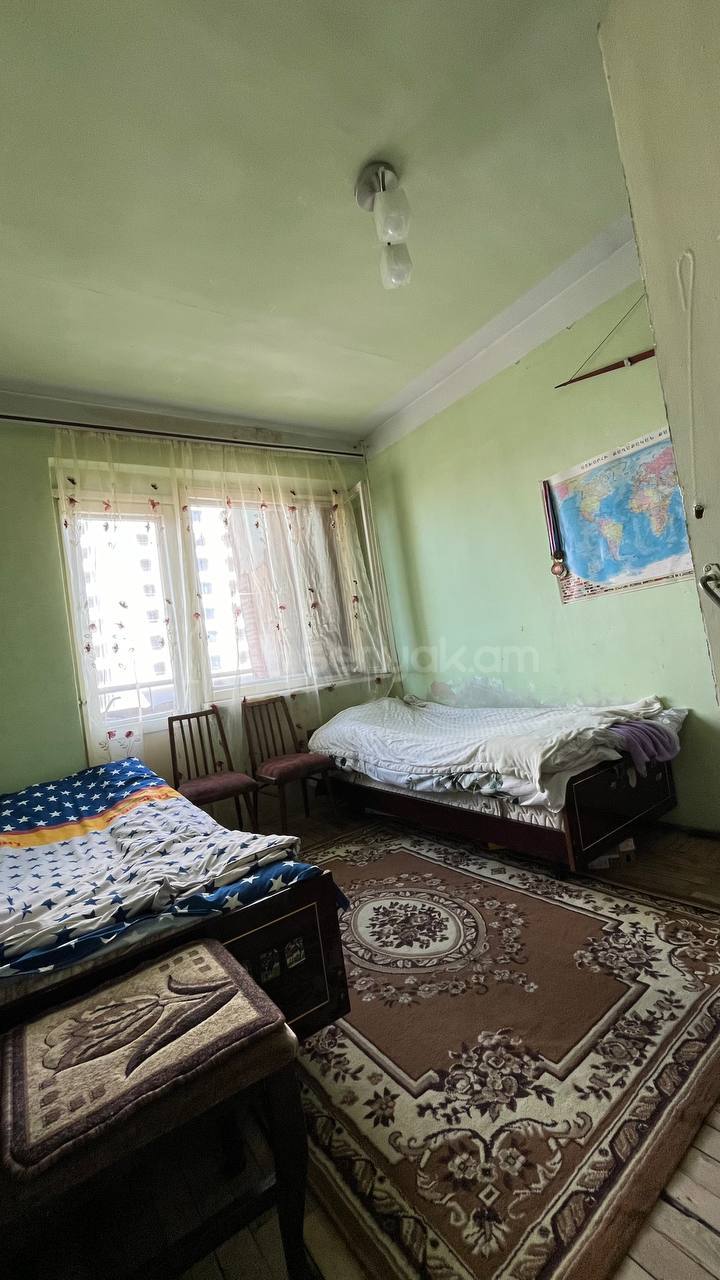 4 Սենյականոց Բնակարան Քարե Շենքում, 92քմ, 5/5 հարկ, Պետական Վիճակում