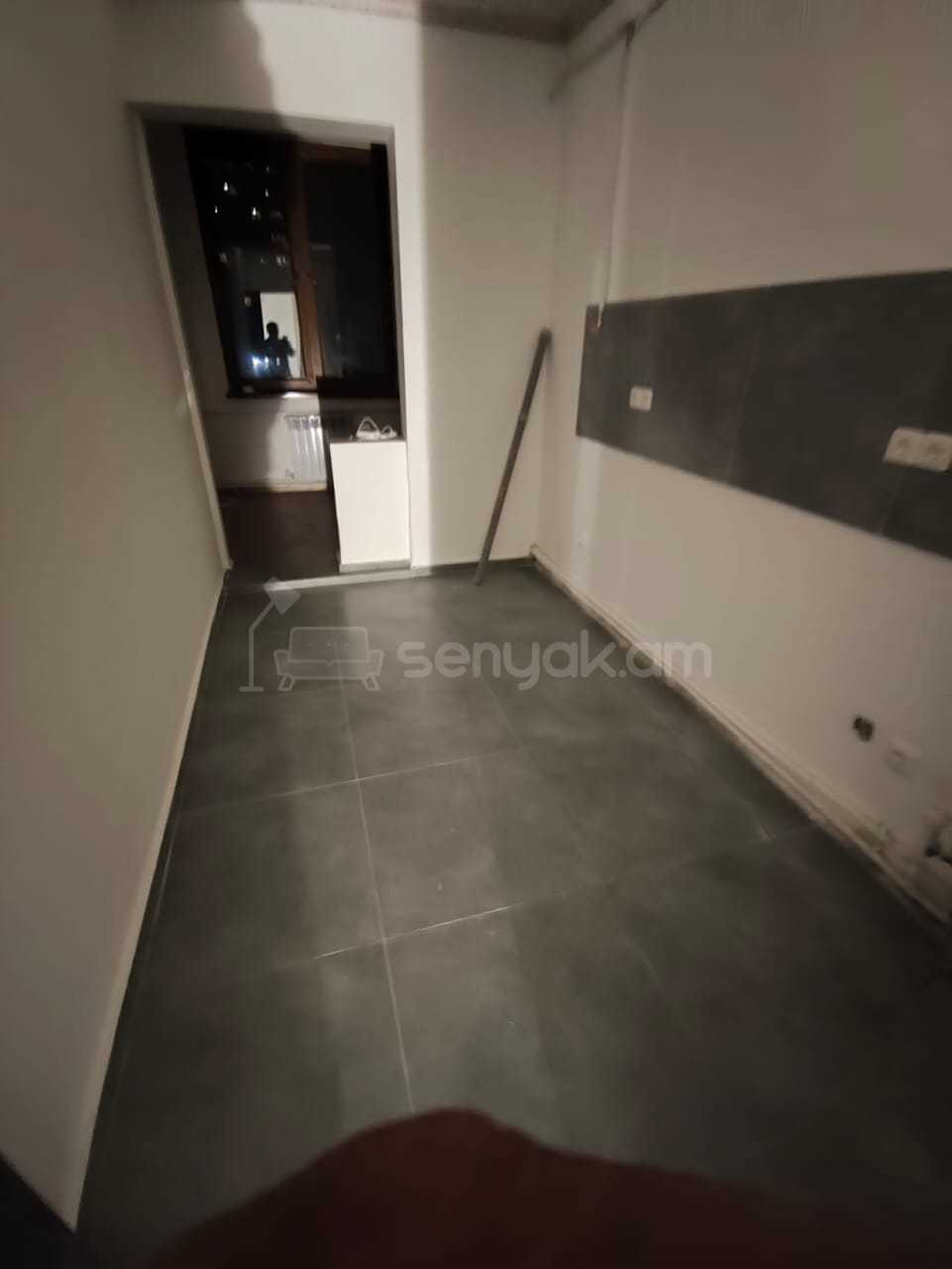 2 Սենյականոց Բնակարան, 54քմ, 3/9 հարկ, Կապիտալ Վերանորոգված, Մասամբ Կահավորված