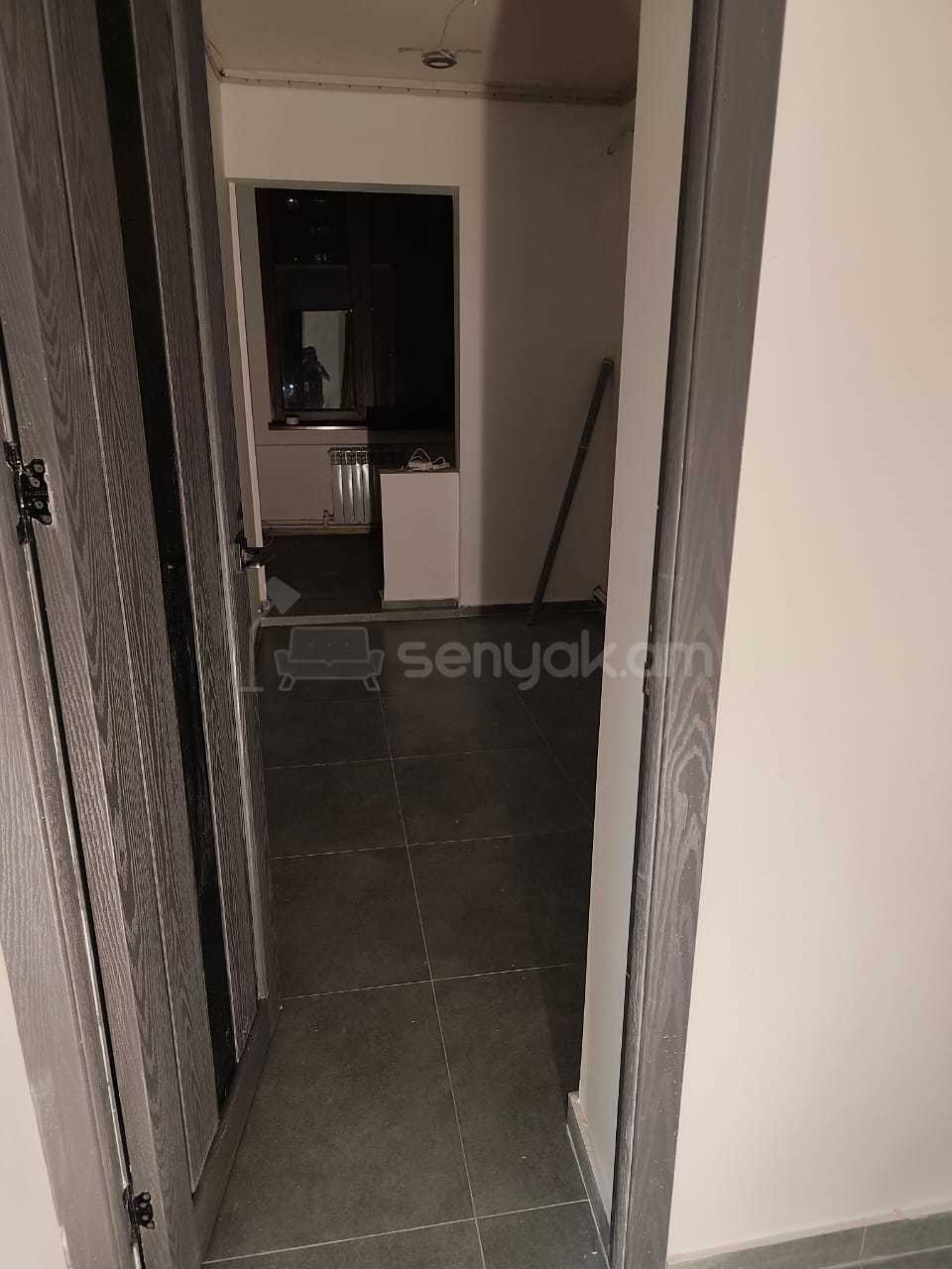 2 Սենյականոց Բնակարան, 54քմ, 3/9 հարկ, Կապիտալ Վերանորոգված, Մասամբ Կահավորված