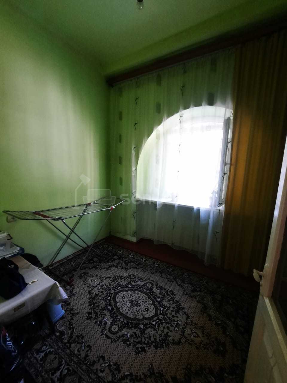 2 Սենյականոց Բնակարան Քարե Շենքում, 43քմ, 1/2 հարկ, Նորմալ Վիճակում