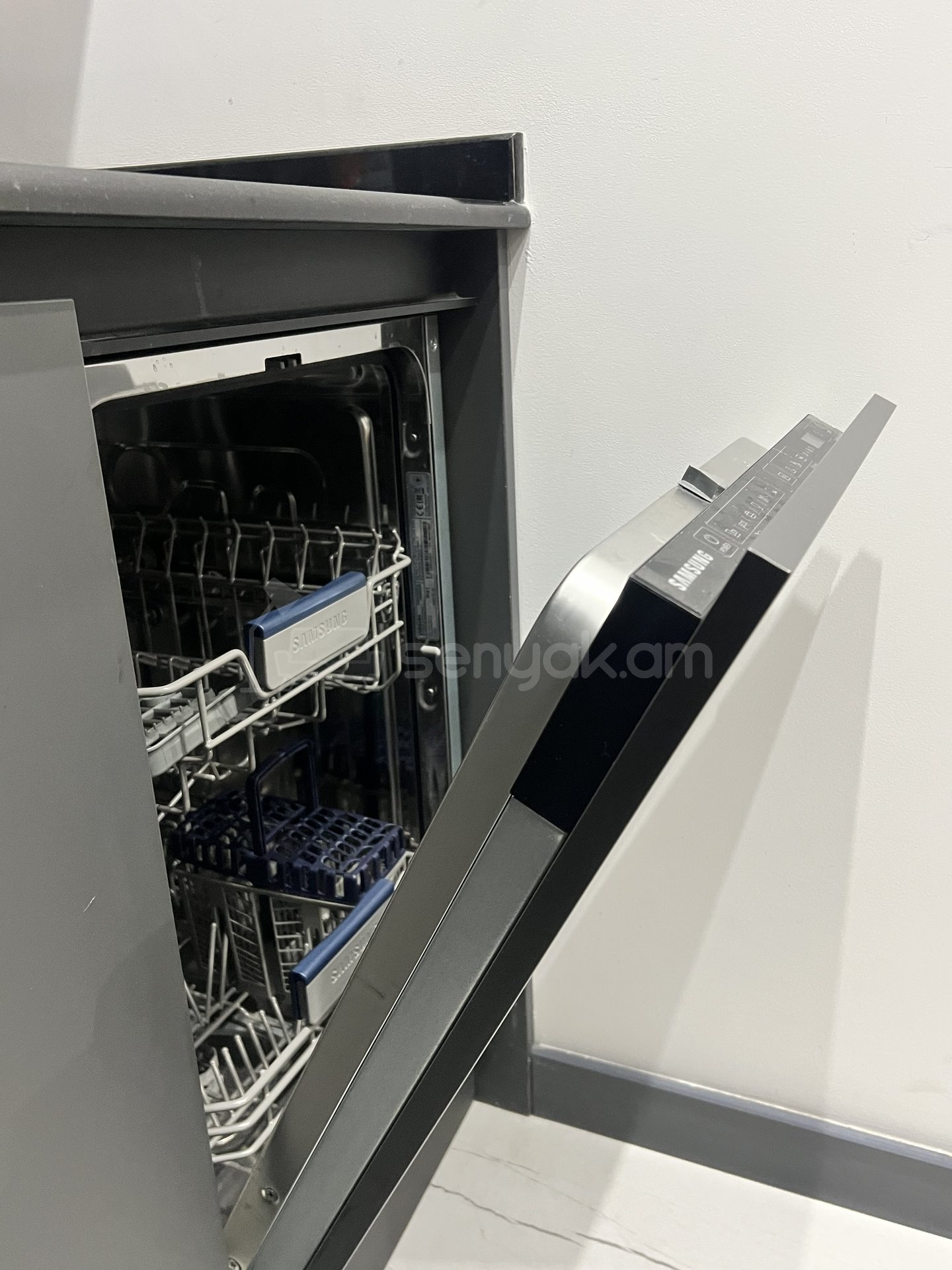 2 Սենյականոց Բնակարան Նորակառույցում, 70քմ, 10/16 հարկ, Կապիտալ Վերանորոգված, Կահավորված, Արևկող