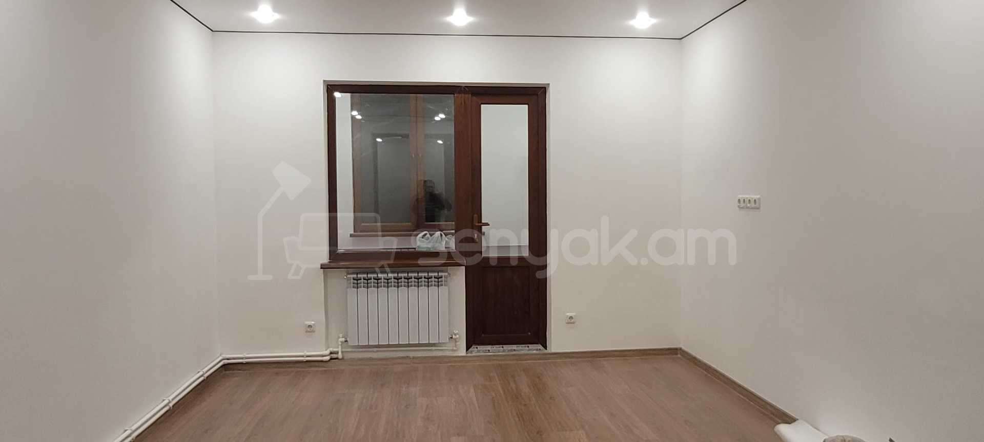 2 Սենյականոց Բնակարան, 54քմ, 3/9 հարկ, Կապիտալ Վերանորոգված, Մասամբ Կահավորված, Արևկող